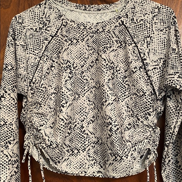 All in Motion GIRL’S size XL swim top - Picture 2 of 10